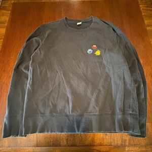 Kaws x Sesame Street Uniqlo UT Crewneck‎ Sweatshirt Black Embroidered